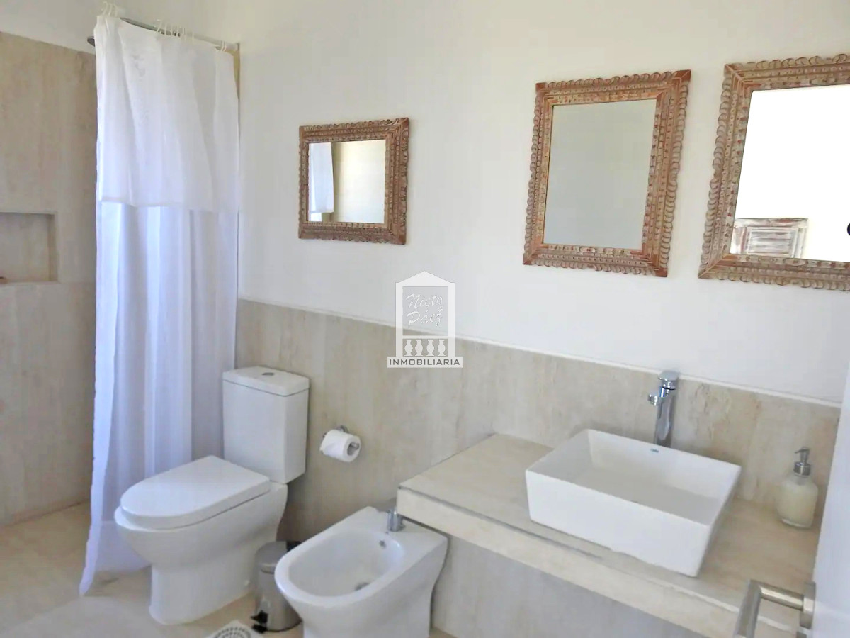 Casa ID.37708 - Pueblo Mío, sobre lago, 4 suites, piscina. Barrio Privado de lujo con amenities.