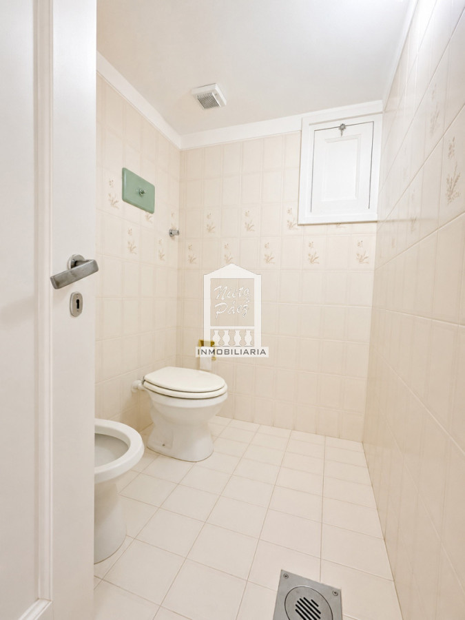 Casa ID.40237 - 565 m2 construidos, 1.495 m2 de terreno. Playa Mansa