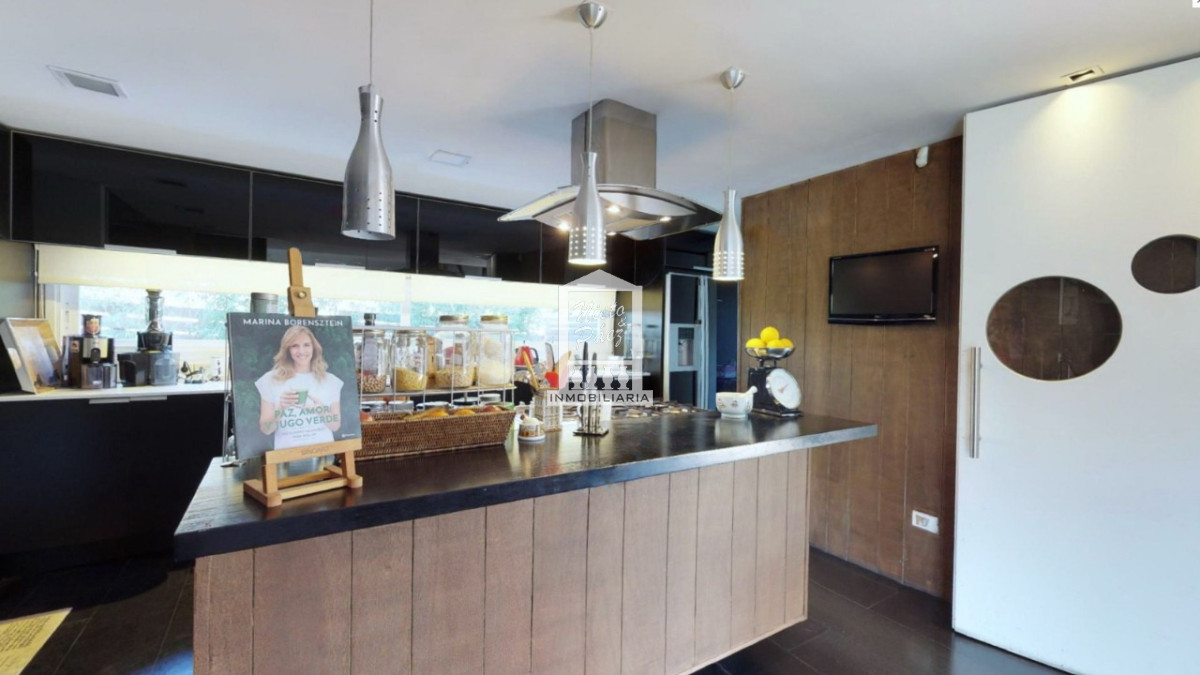 Casa ID.34815 - Barrio privado, moderna, 5 suites, 489 m2, ideal para vivir todo el año.
