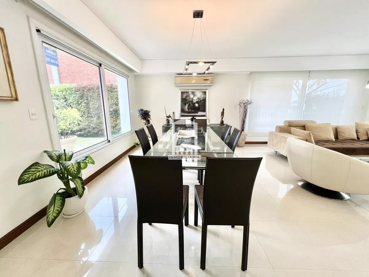 Casa ID.39618 - Mansa, 487 m2 construidos. Losa radiante. Piscina climatizada