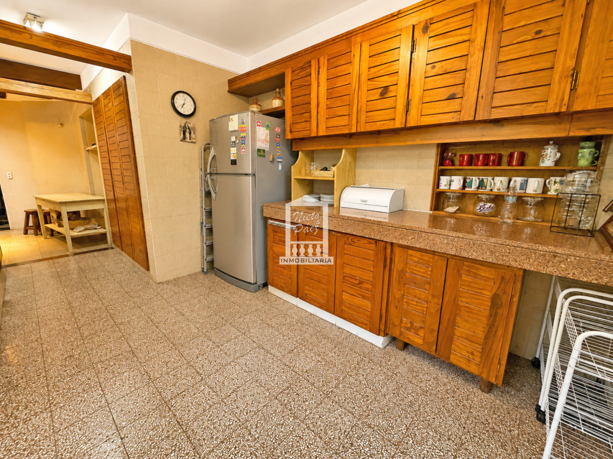 Casa ID.40237 - 565 m2 construidos, 1.495 m2 de terreno. Playa Mansa