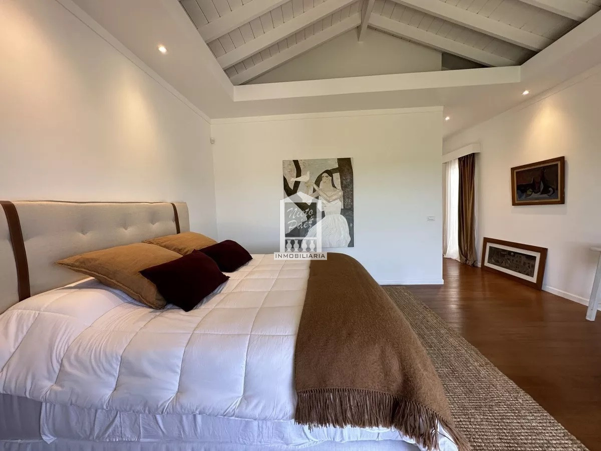 Casa ID.39437 - Pueblo Mío, Mega casa. Barrio Privado. Manantiales.