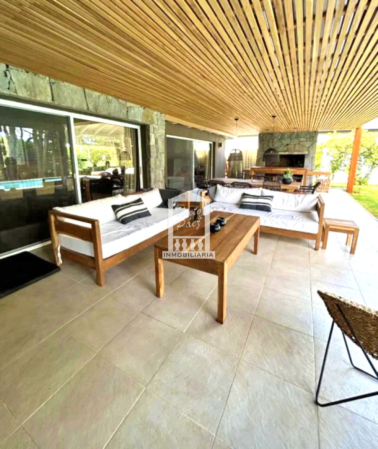 Casa ID.40539 - Pinar del Faro, 4 dorm, piscina. 450 m2 construidos