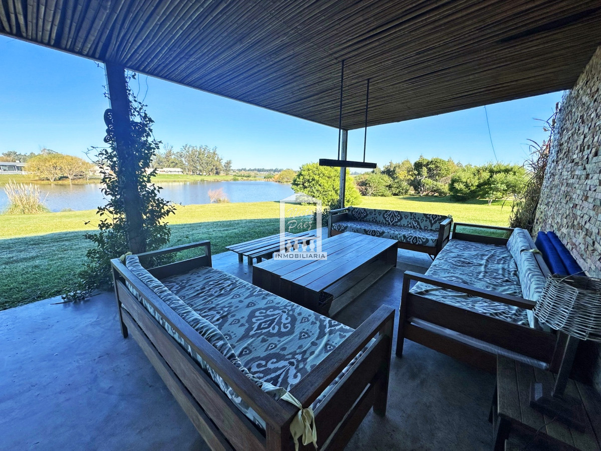 Casa ID.37708 - Pueblo Mío, sobre lago, 4 suites, piscina. Barrio Privado de lujo con amenities.