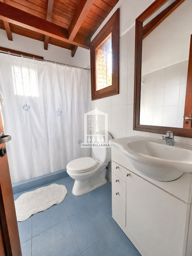 Casa ID.40237 - 565 m2 construidos, 1.495 m2 de terreno. Playa Mansa