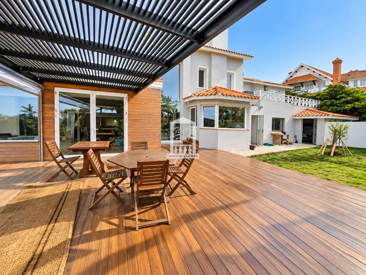 Casa ID.37636 - Primera fila en las mesitas, con toda la vista.