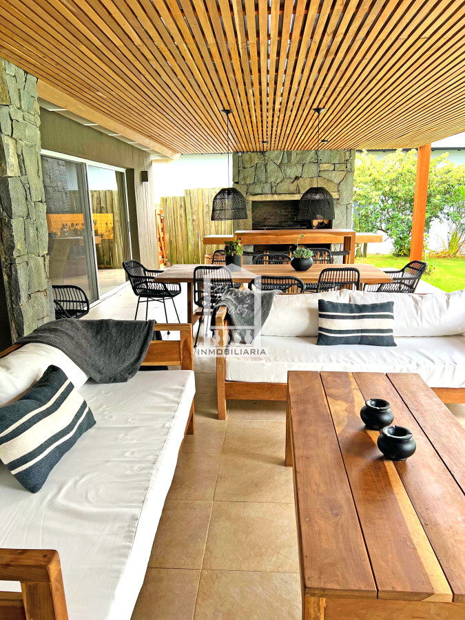 Casa ID.40539 - Pinar del Faro, 4 dorm, piscina. 450 m2 construidos