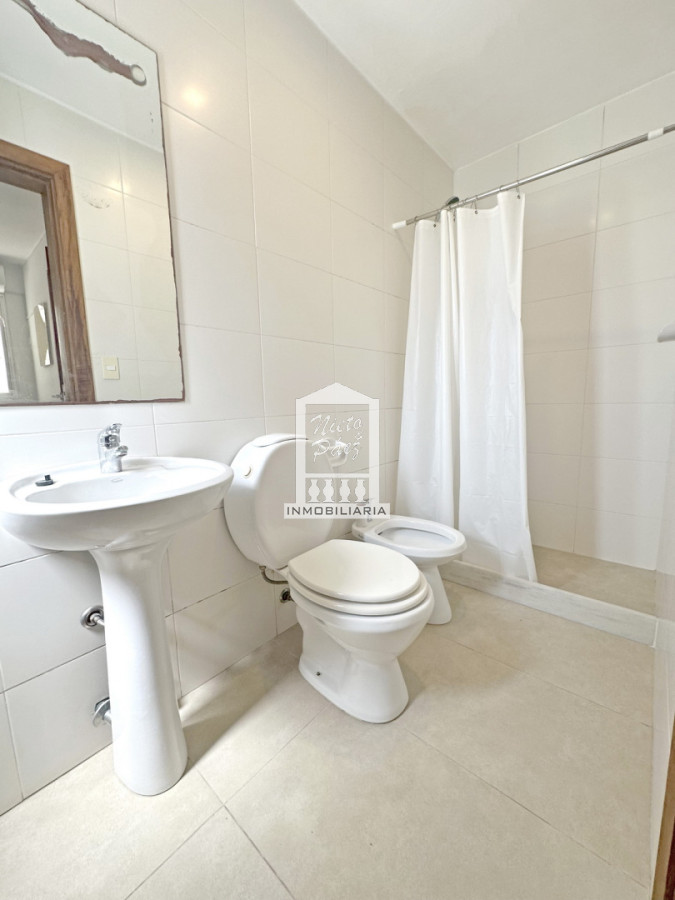 Casa ID.34401 - Barrio Privado, Playa Mansa. 5 suites + servicio, 2 piscinas. Losa radiante. 