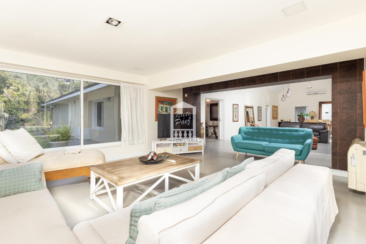 Casa ID.34603 - Oportunidad en el country, 5 dorm, piscina climatizada, 474 m2 construidos