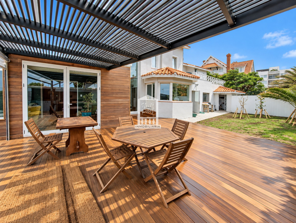 Casa ID.37636 - Primera fila en las mesitas, con toda la vista.