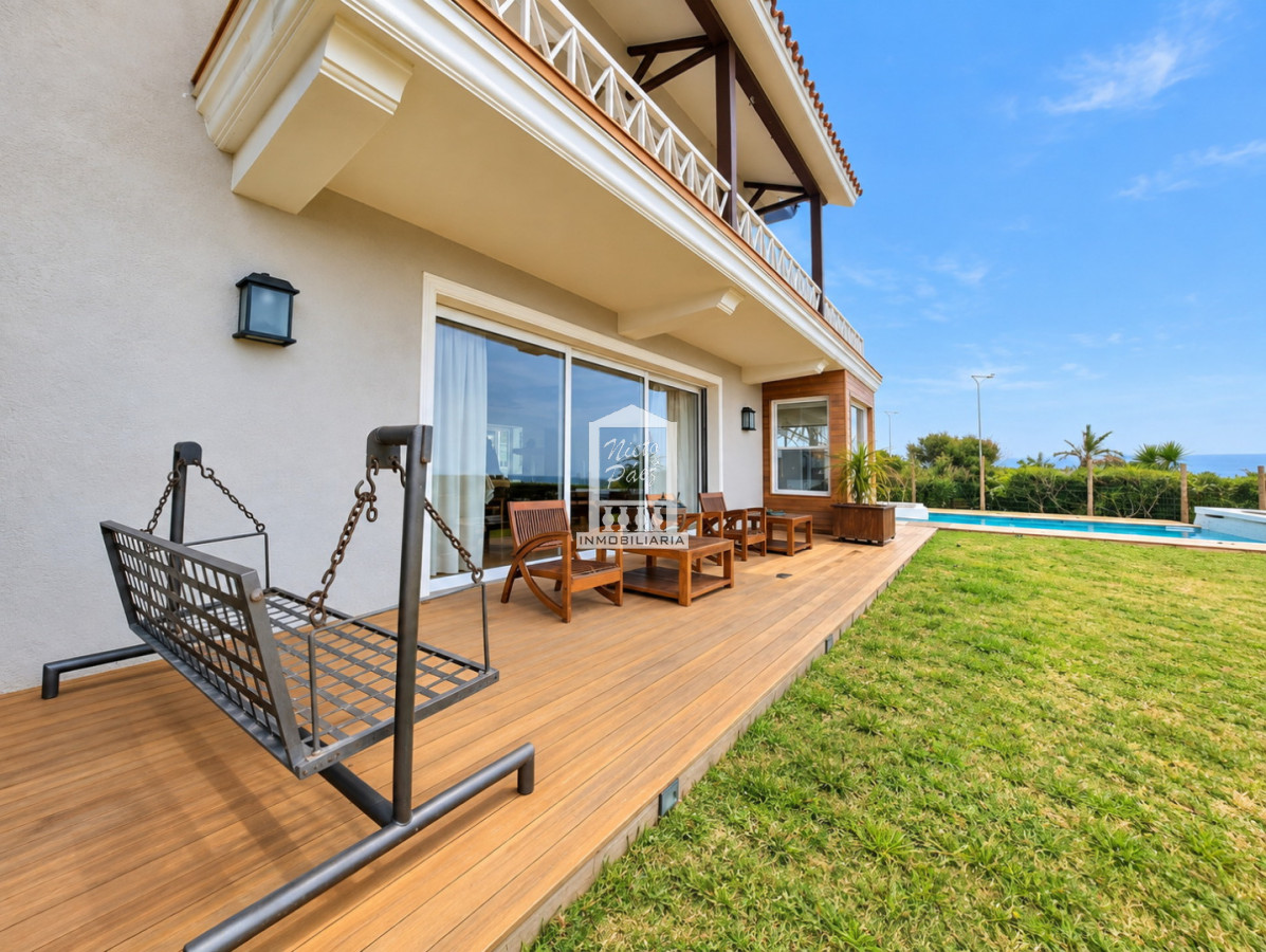 Casa ID.37636 - Primera fila en las mesitas, con toda la vista.