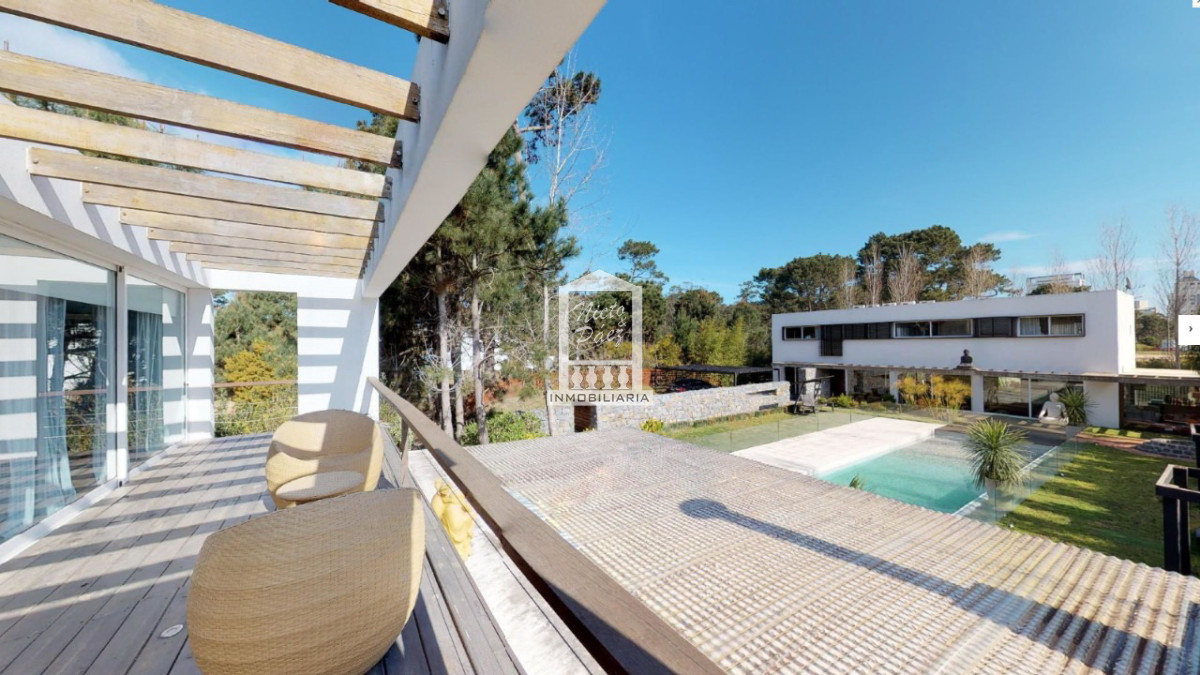 Casa ID.34815 - Barrio privado, moderna, 5 suites, 489 m2, ideal para vivir todo el año.
