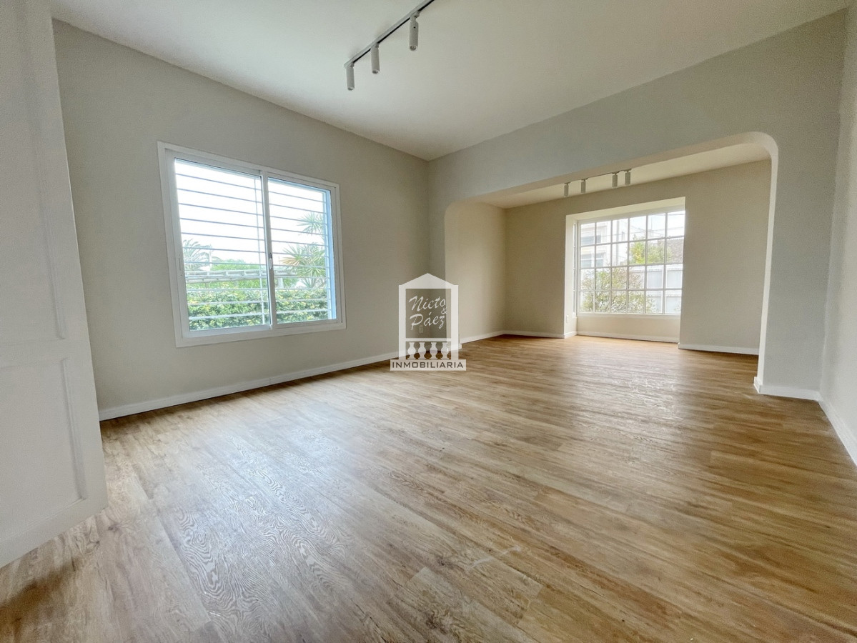Casa ID.40005 - Totalmente renovada en la mejor zona de la península!