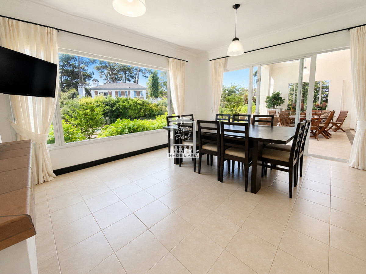 Casa ID.34498 - Barrio privado, Playa Mansa, 4 suites, piscina, playroom, barbacoa.
