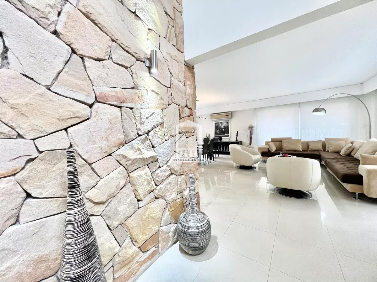 Casa ID.39618 - Mansa, 487 m2 construidos. Losa radiante. Piscina climatizada
