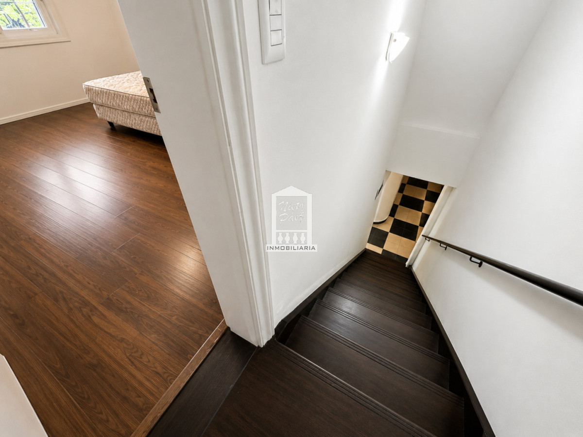 Casa ID.40237 - 565 m2 construidos, 1.495 m2 de terreno. Playa Mansa