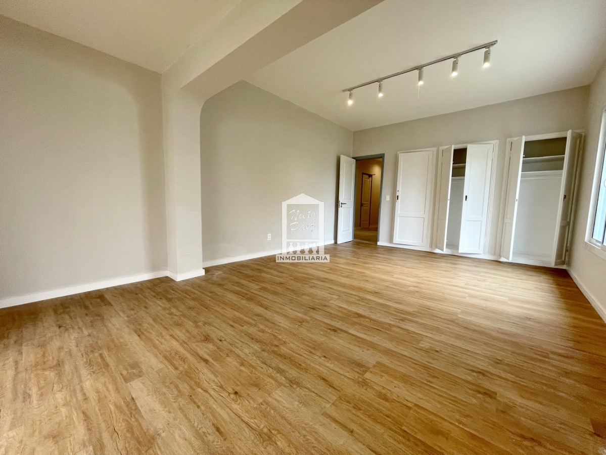 Casa ID.40005 - Totalmente renovada en la mejor zona de la península!