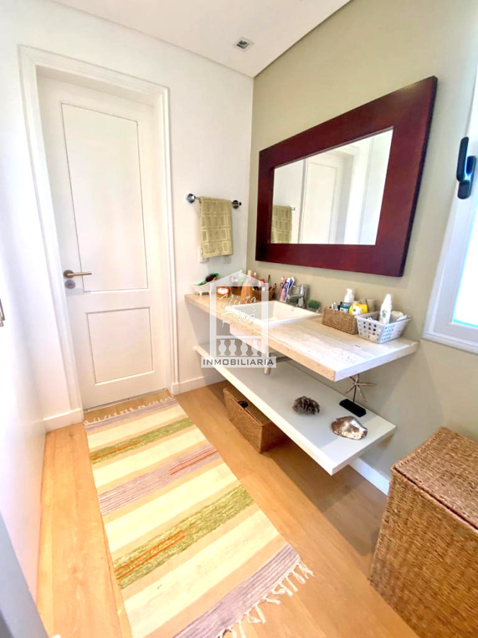 Casa ID.38152 - Exclusivo Barrio Privado en playa brava. Moderna casa pronta para entrar