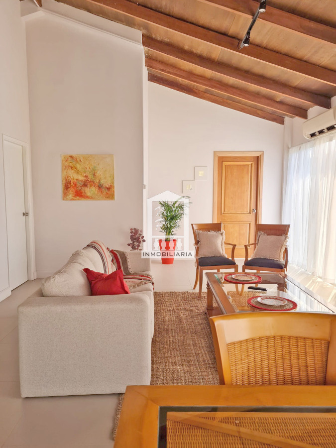 Casa ID.40215 - Barrio privado, 1.426 m2 de terreno. 4 dorm + escritorio. 