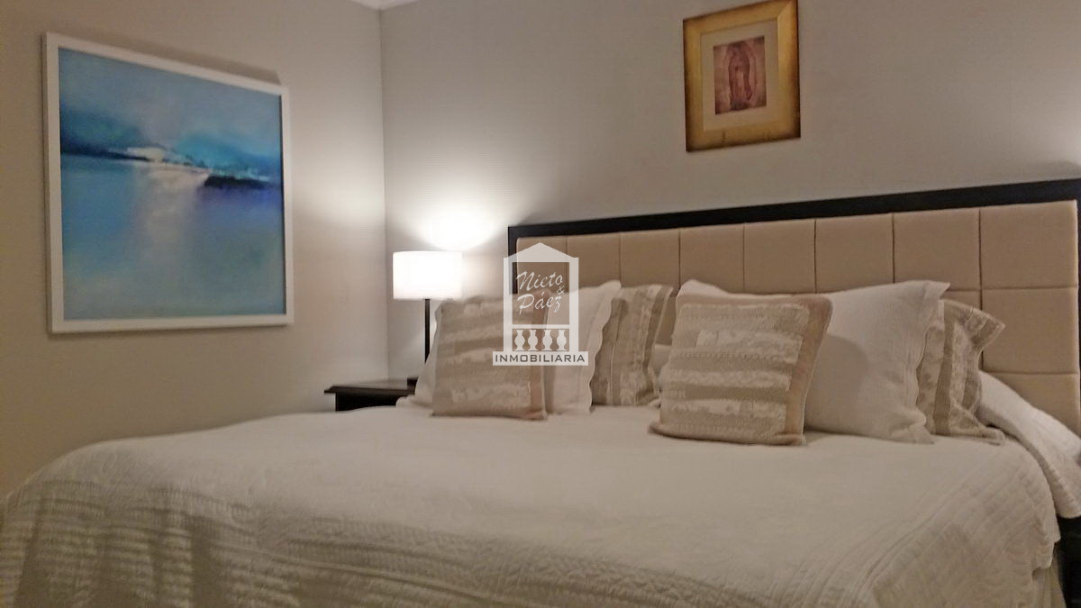 Casa ID.30186 - Playa Mansa, 568 m2 construidos. 5 dorm y dependencia, pileta climatizada