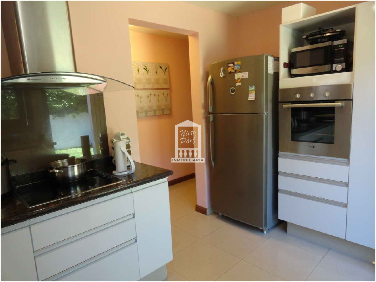 Casa ID.34419 - Playa Mansa, primeras paradas. Pronta para entrar. 