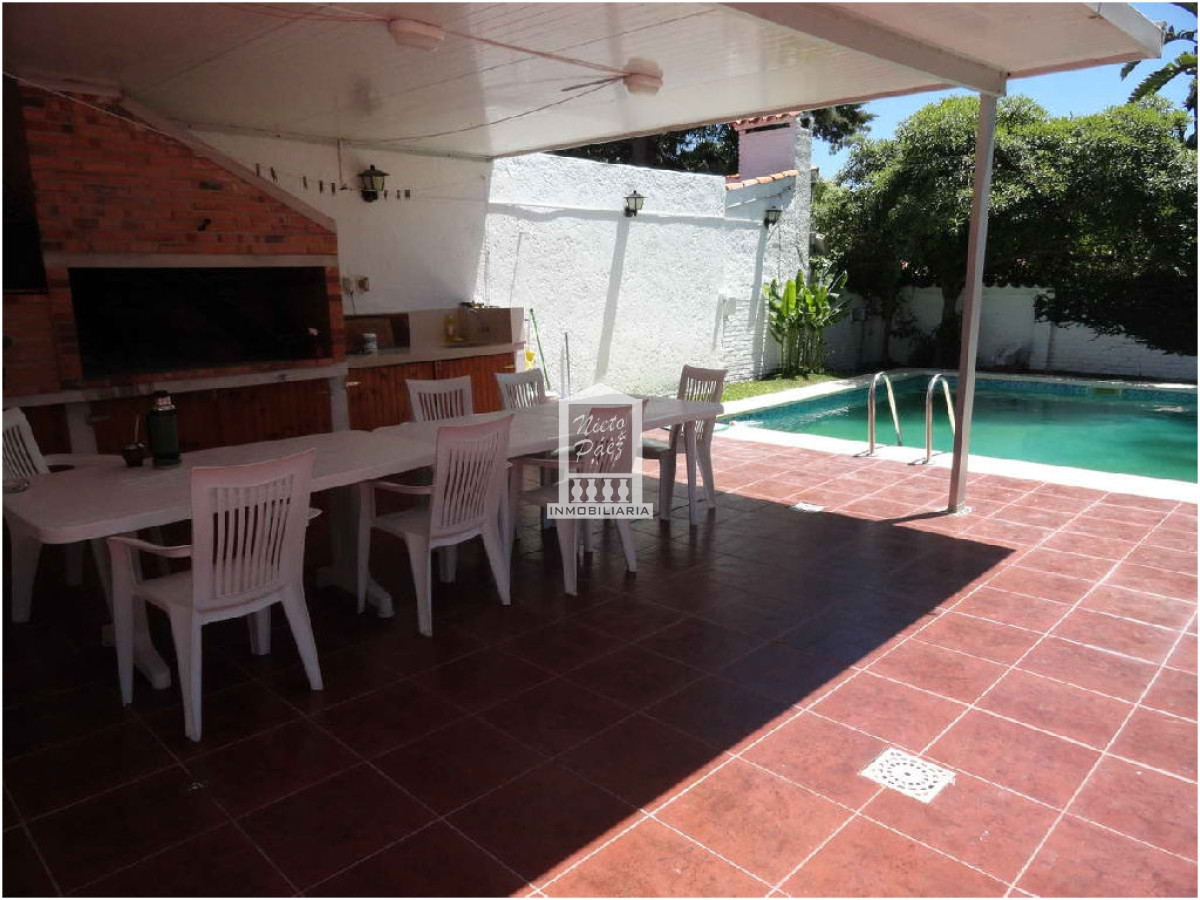 Casa ID.34419 - Playa Mansa, primeras paradas. Pronta para entrar. 