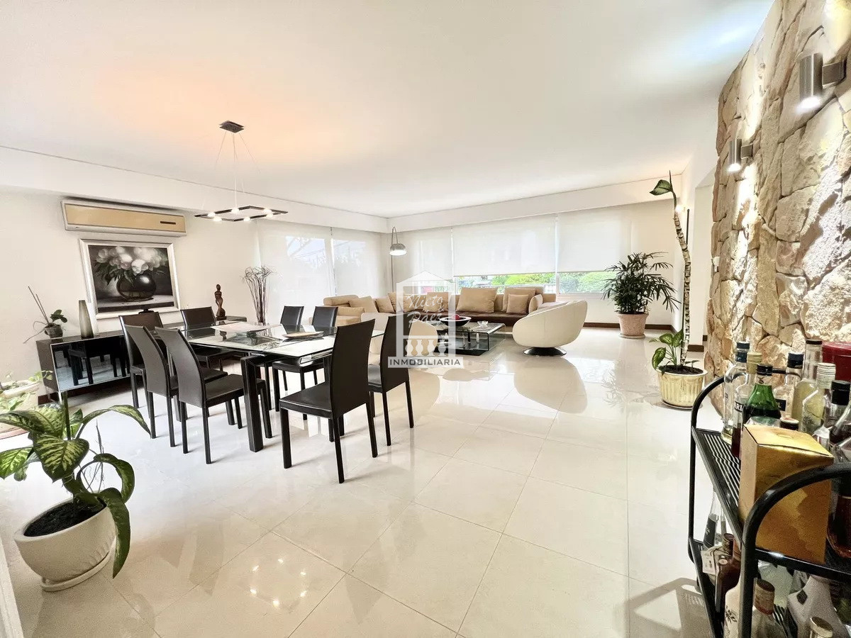 Casa ID.39618 - Mansa, 487 m2 construidos. Losa radiante. Piscina climatizada