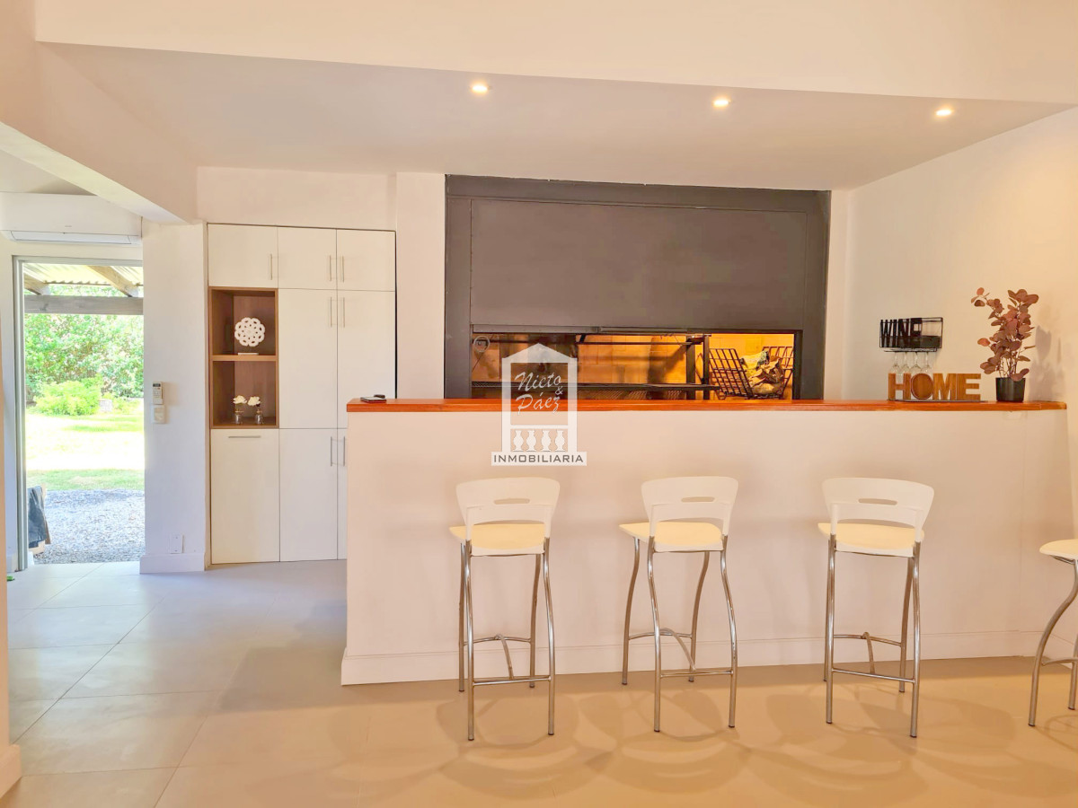 Casa ID.40215 - Barrio privado, 1.426 m2 de terreno. 4 dorm + escritorio. 