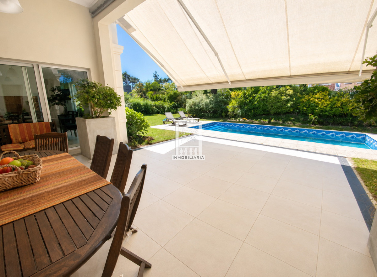 Casa ID.34498 - Barrio privado, Playa Mansa, 4 suites, piscina, playroom, barbacoa.