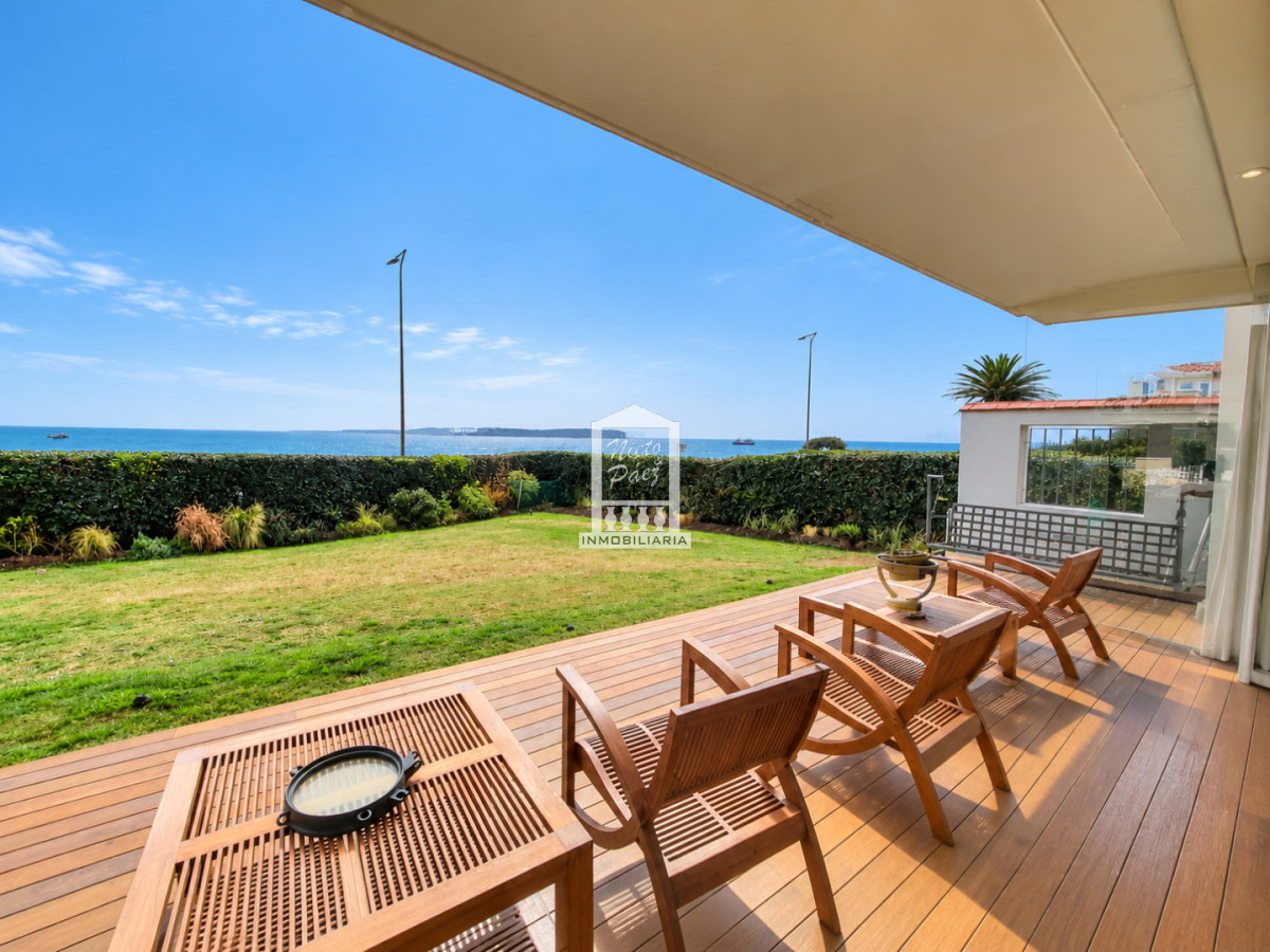 Casa ID.37636 - Primera fila en las mesitas, con toda la vista.