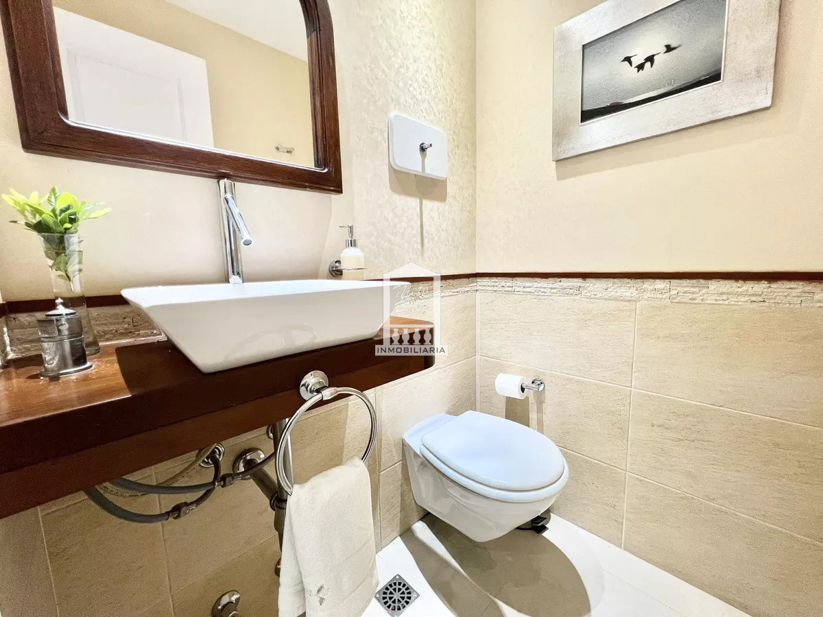 Casa ID.39618 - Mansa, 487 m2 construidos. Losa radiante. Piscina climatizada