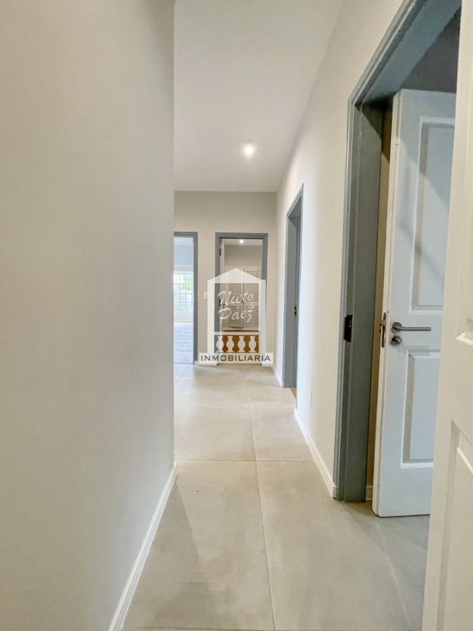 Casa ID.40005 - Totalmente renovada en la mejor zona de la península!