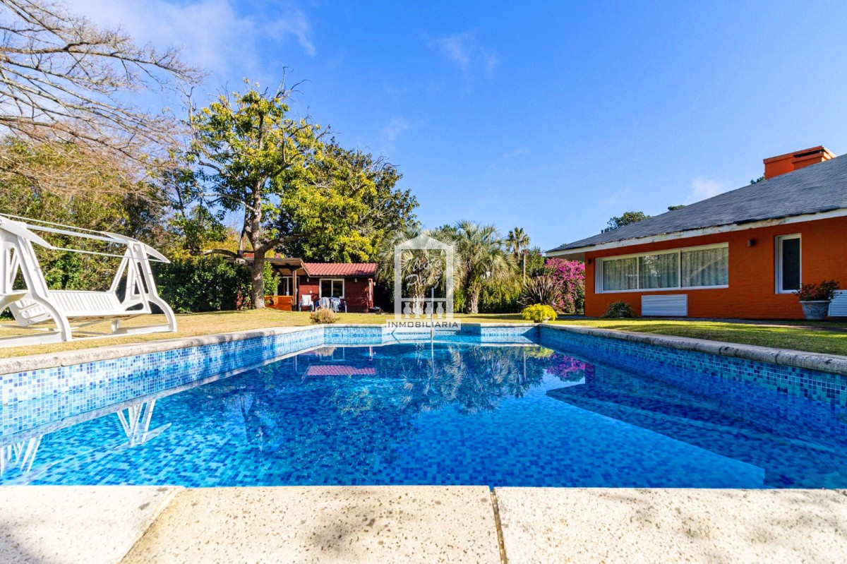 Oportunidad en el country, 5 dorm, piscina climatizada, 474 m2 construidos