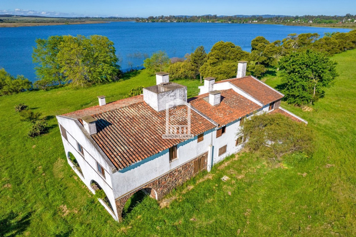 Casa ID.39975 - Laguna del Sauce, Barrio privado. 12.193m2 de terreno, 500m2 construidos. 