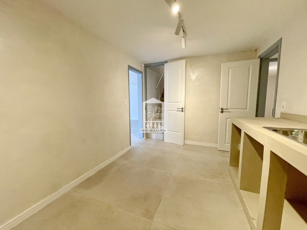 Casa ID.40005 - Totalmente renovada en la mejor zona de la península!