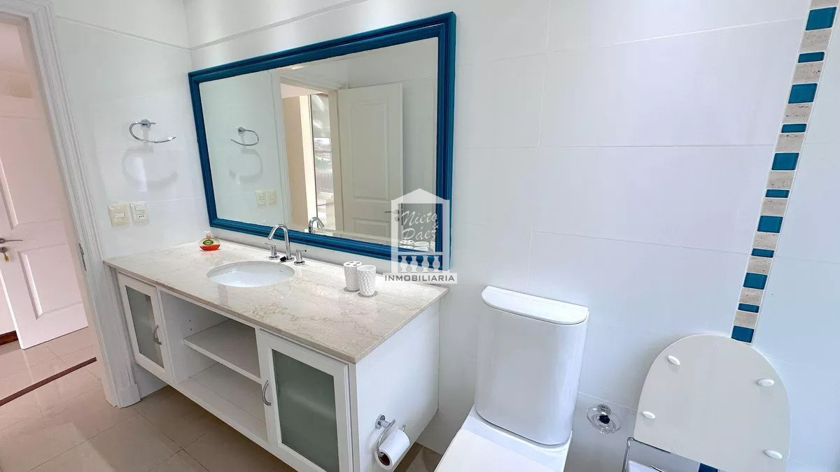 Casa ID.39618 - Mansa, 487 m2 construidos. Losa radiante. Piscina climatizada