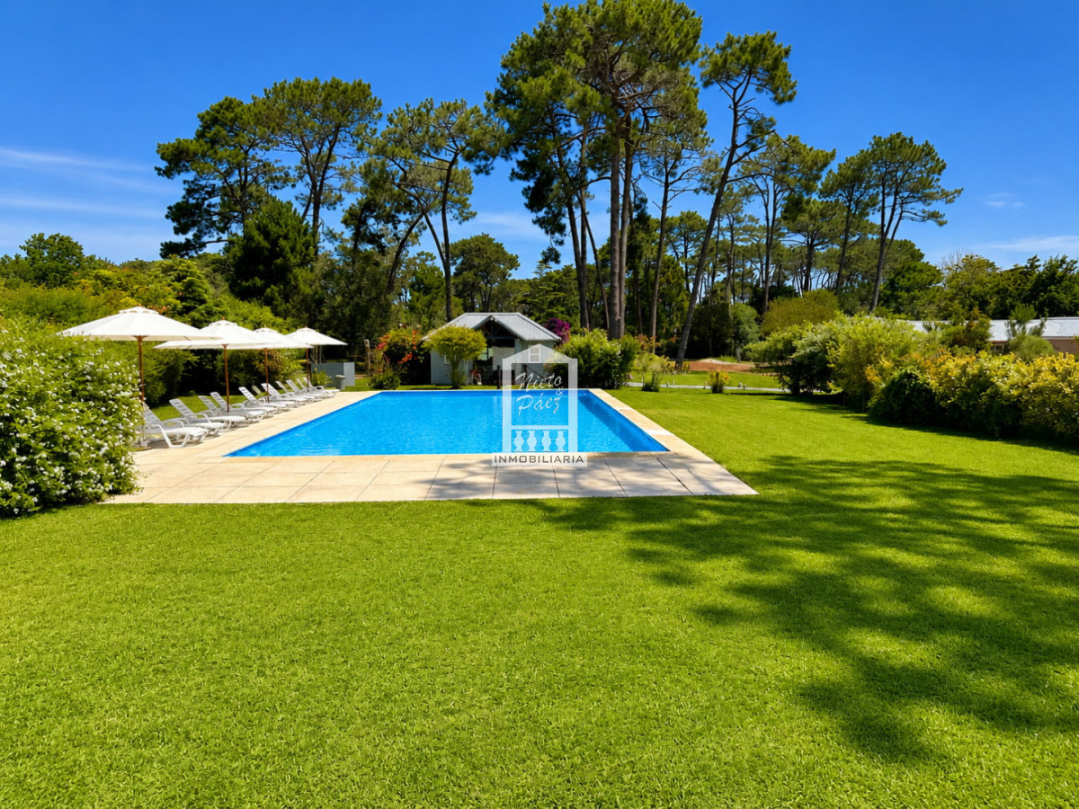 Casa ID.34815 - Barrio privado, moderna, 5 suites, 489 m2, ideal para vivir todo el año.