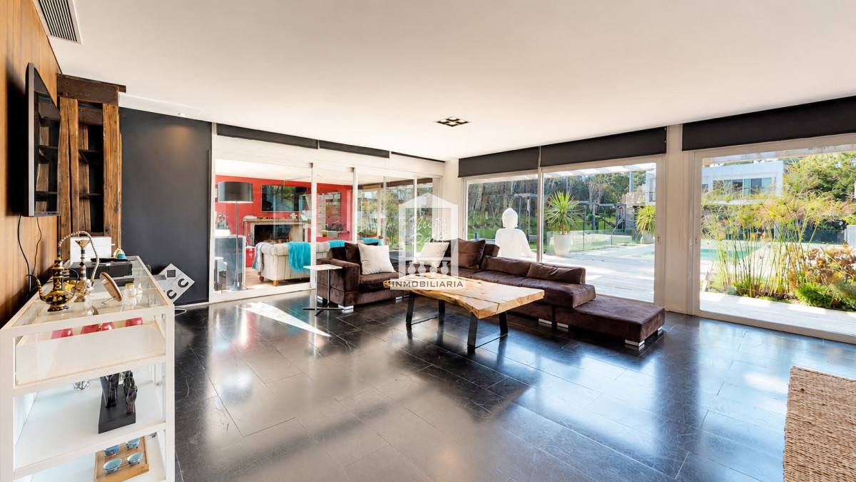 Casa ID.34815 - Barrio privado, moderna, 5 suites, 489 m2, ideal para vivir todo el año.