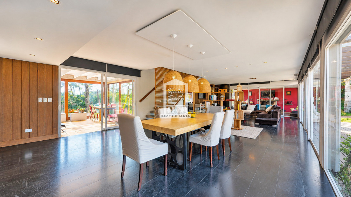 Casa ID.34815 - Barrio privado, moderna, 5 suites, 489 m2, ideal para vivir todo el año.