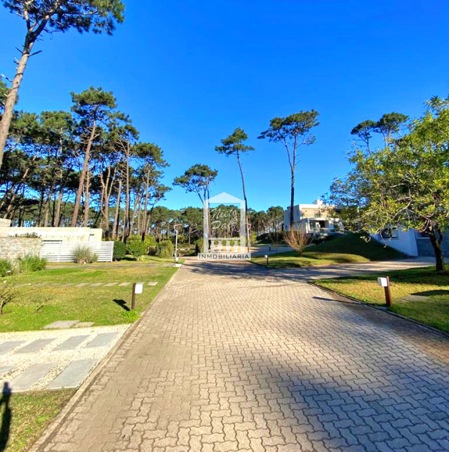 Casa ID.38152 - Exclusivo Barrio Privado en playa brava. Moderna casa pronta para entrar
