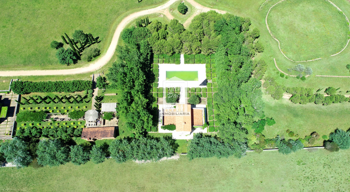 Majestuosa chacra Toscana Style!! 1.500 m2 construidos.