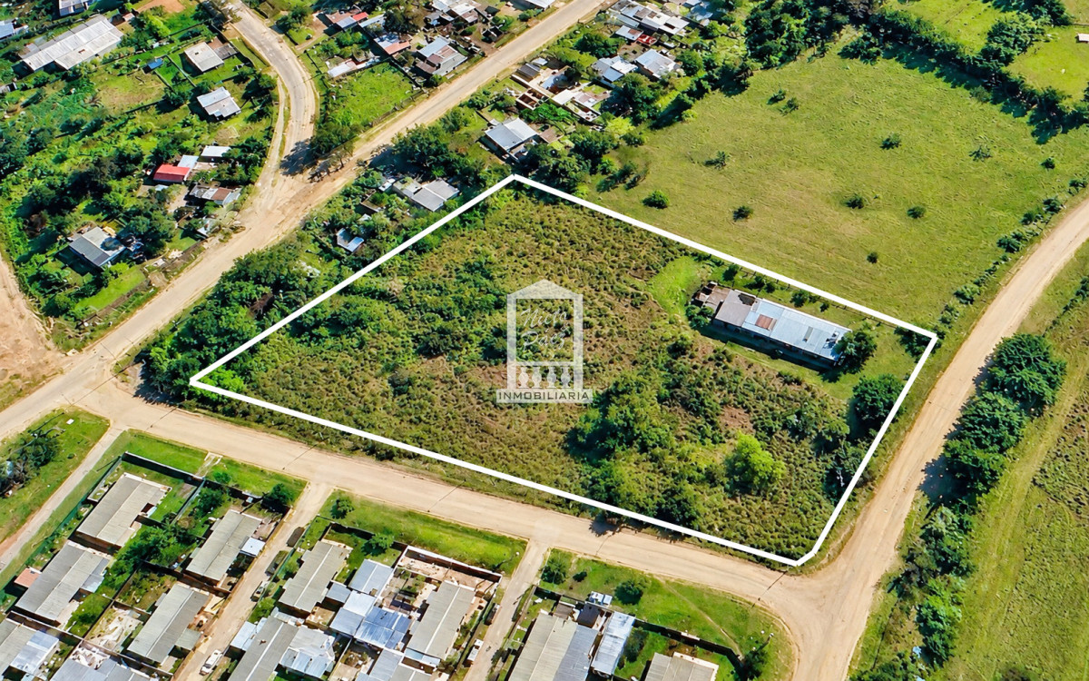 7.982 m2 de terreno con galpón