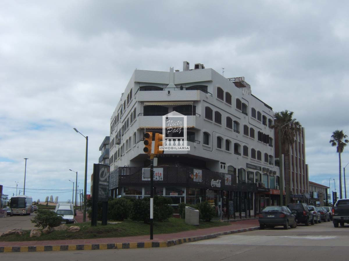 Local en Punta del Este, - GoPunta - Portal Inmobiliario de Punta del Este - Maldonado