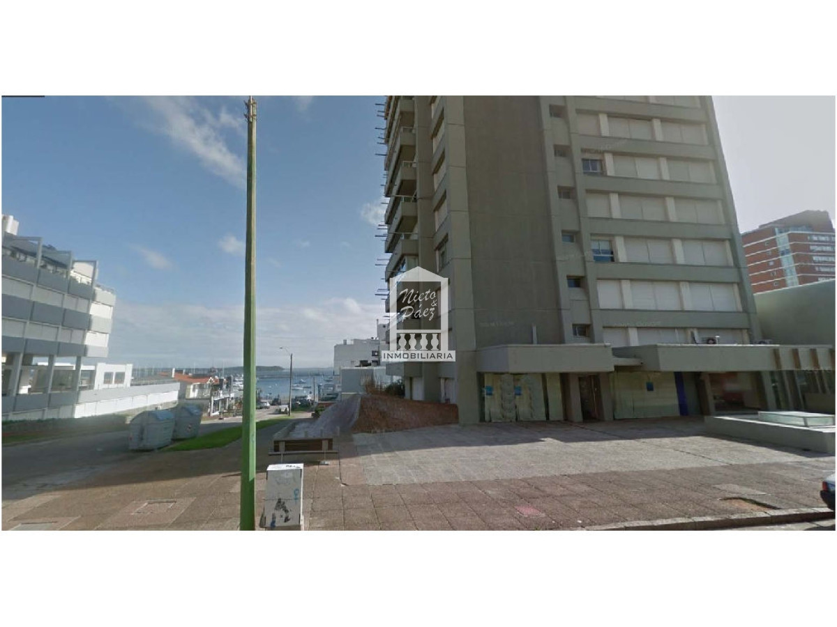 Local Comercial ID.37512 - Local en Punta del Este, Península