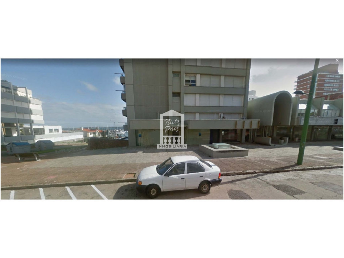 Local Comercial ID.37512 - Local en Punta del Este, Península