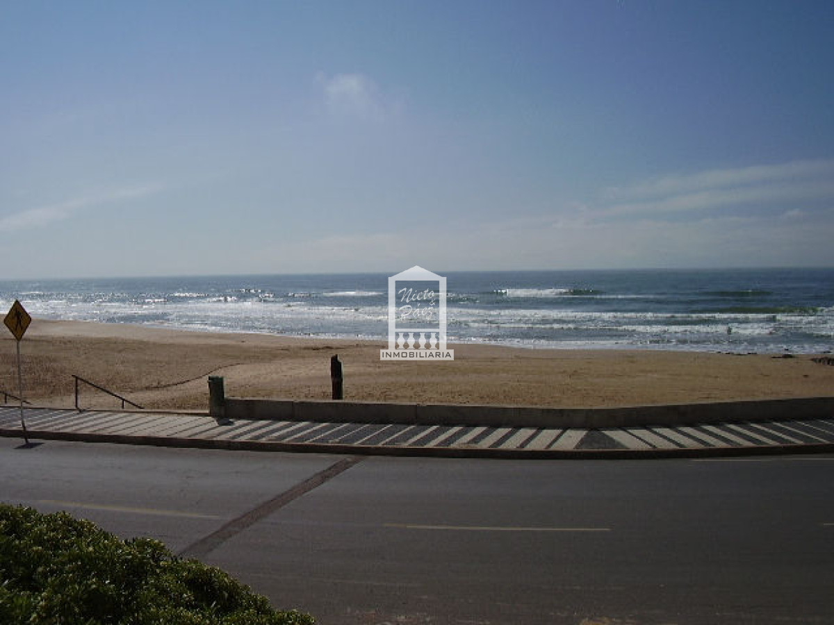 Local en Punta del Este, Península