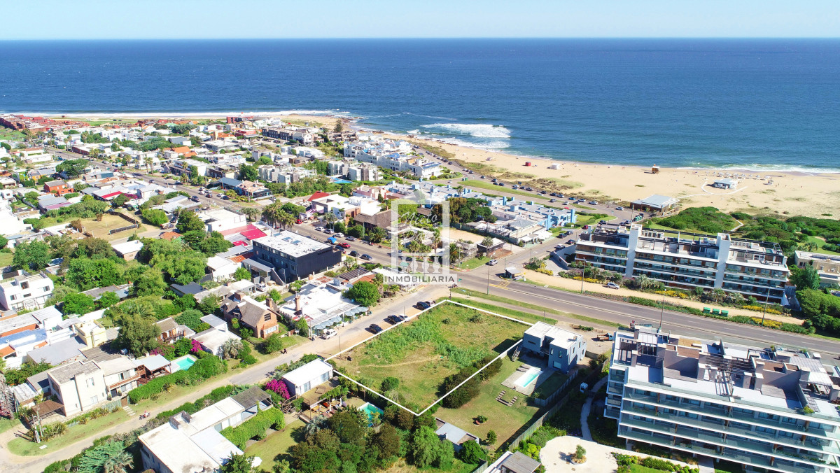 Manantiales, primera fila. 1.306 m2 - NYP40148T