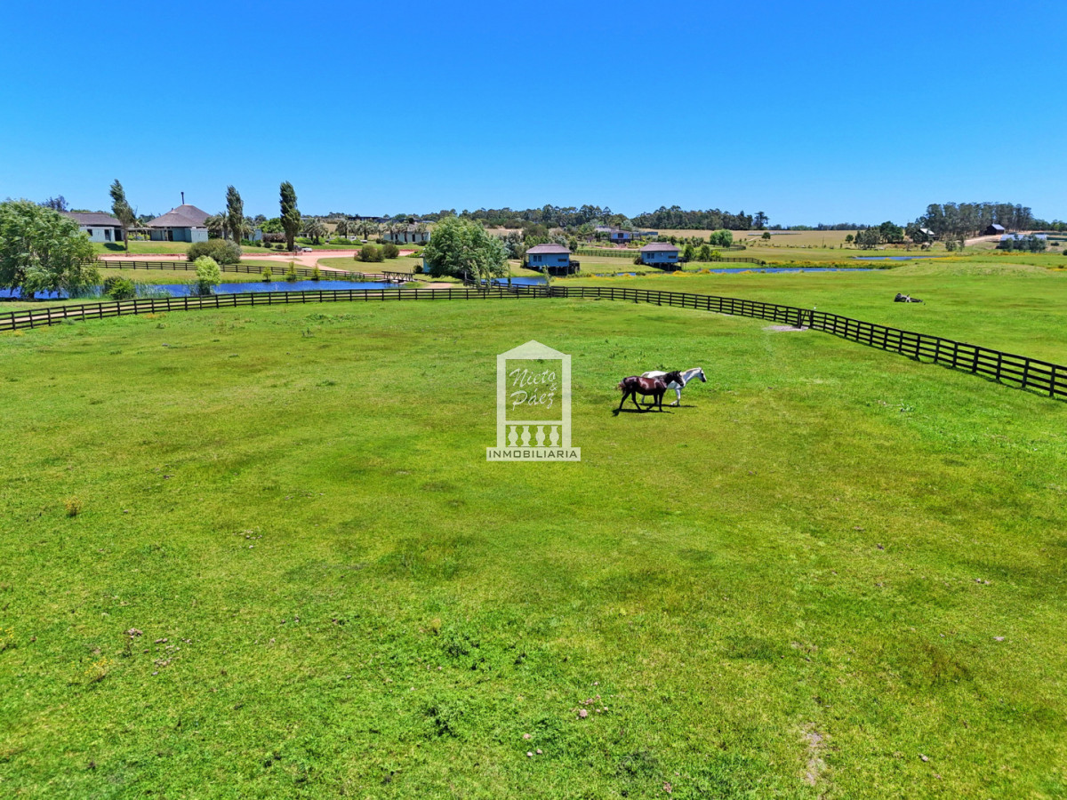 Terreno ID.38583 - Barrio Privado Pueblo Mío, lote central de 4.148 m2