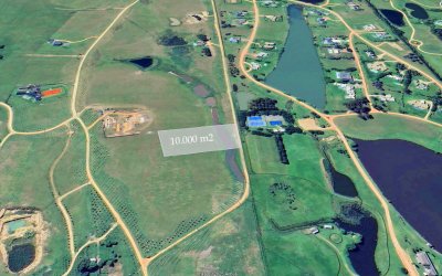 Lote de 10.000 m2 en Narbona La Plantación