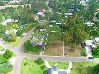 Barrio privado, La Arbolada, lote alto en el corazón del barrio. 